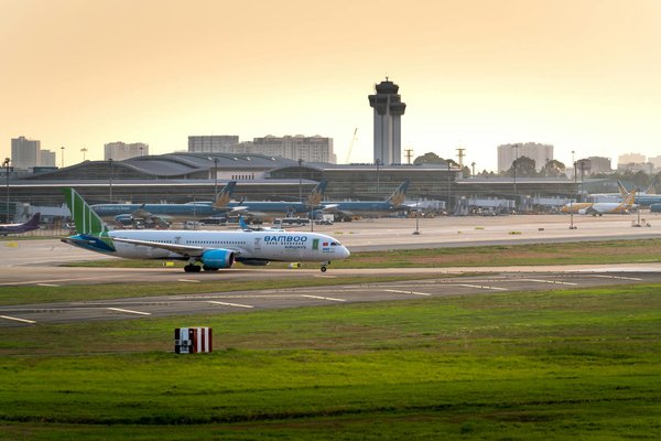 Discover Top UK Cruises Celebrating British Aviation's Heritage
